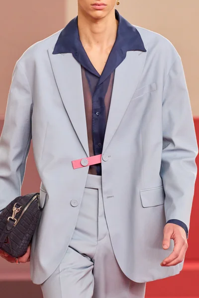 Look 24